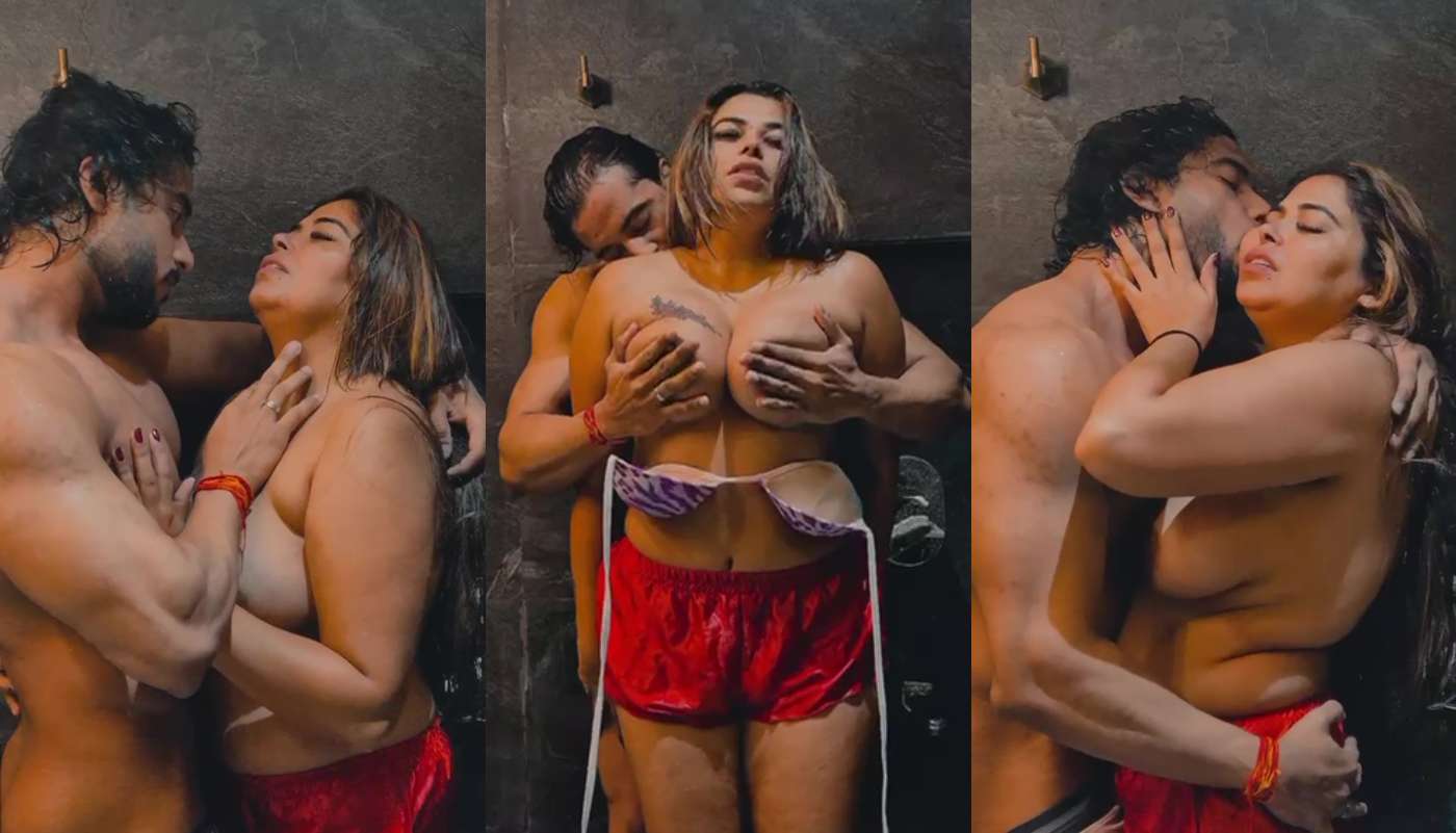 Preeti Puneet Boobs Pressed in Shower App Content